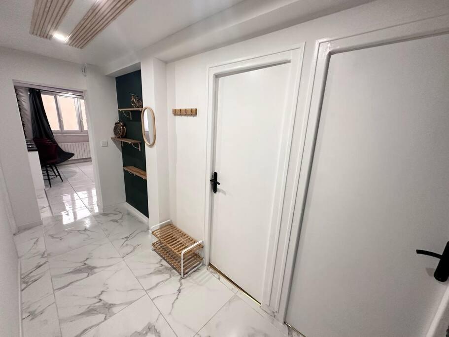 E Servagnat T3 Luxe Avec Sauna Jacuzzi Et Hammam Épernay Kültér fotó