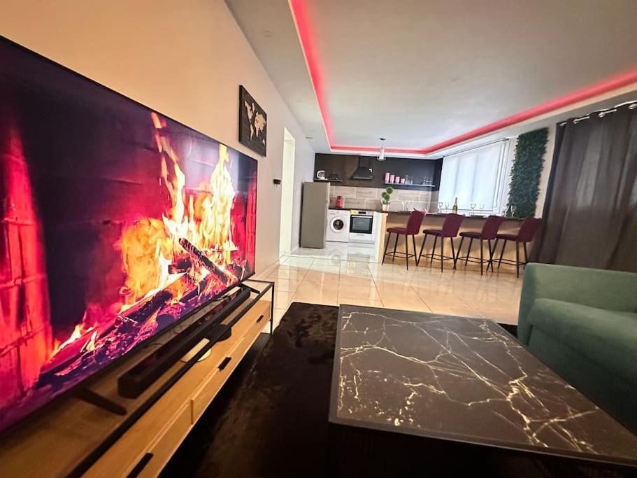 E Servagnat T3 Luxe Avec Sauna Jacuzzi Et Hammam Épernay Kültér fotó